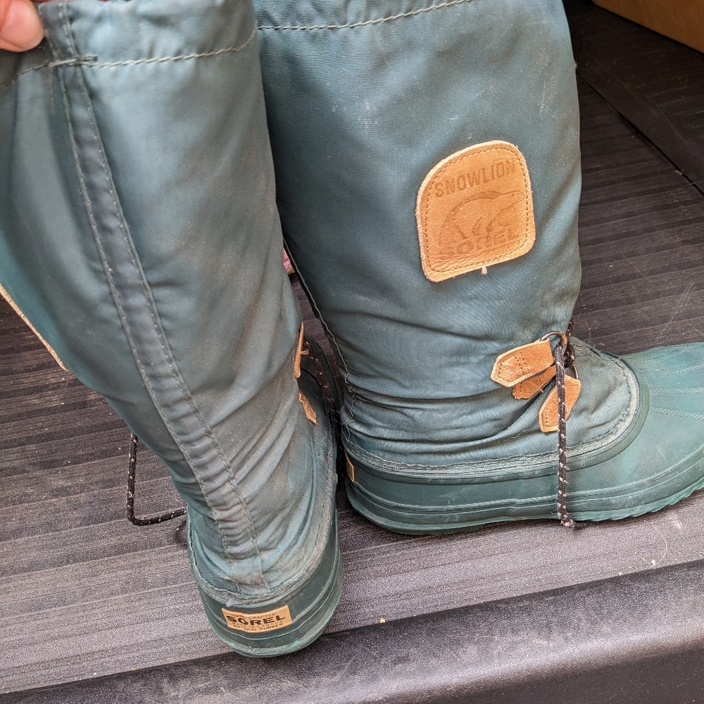 SOREL SNOWLION Waterproof Winter Boot size 9